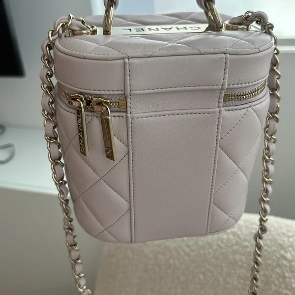 Authentic Lambskin Quilted Trendy Vanity Case small - Picture 5 of 12